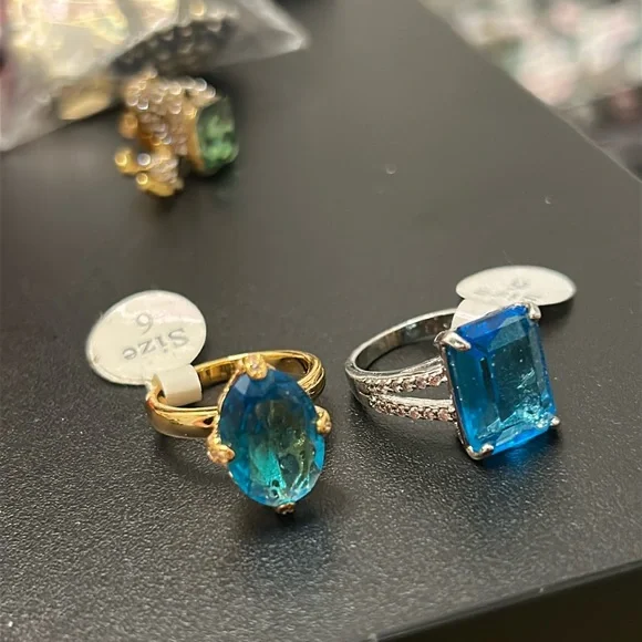 bundle of jewelry- costume, used for crafts or jewelry. Newer and clean. - Picture 2 of 16